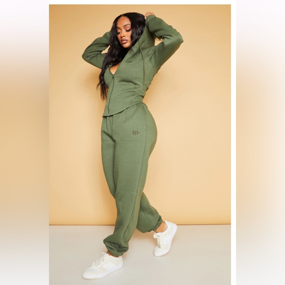 Olive Green Lace-Up Back Embroidered Cuffed Sweatpants Set - Picture 2 of 2